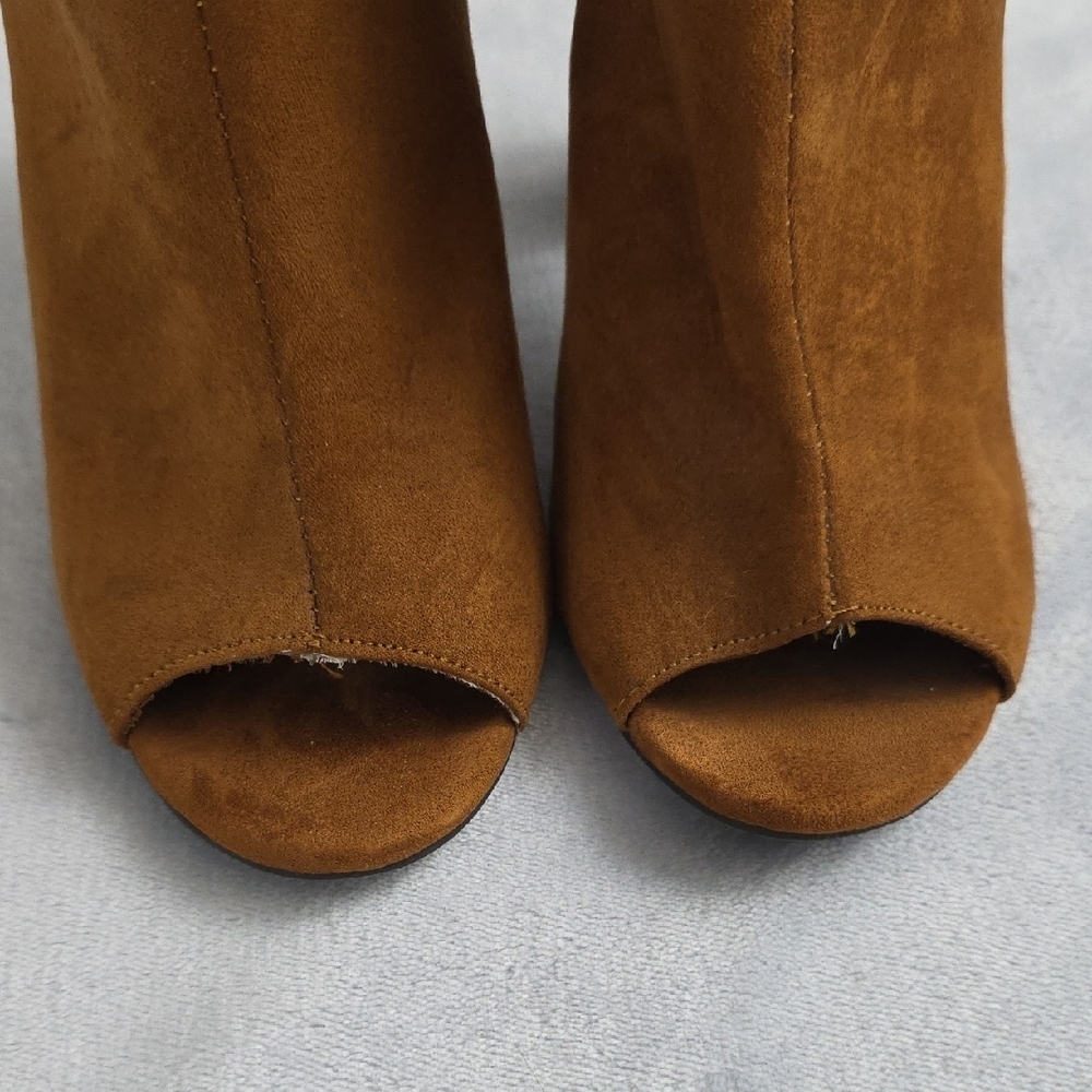Bamboo Peep Toe Ankle Booties Womens Size 6 Brown Faux Suede Side Zip Heels - Picture 2 of 8